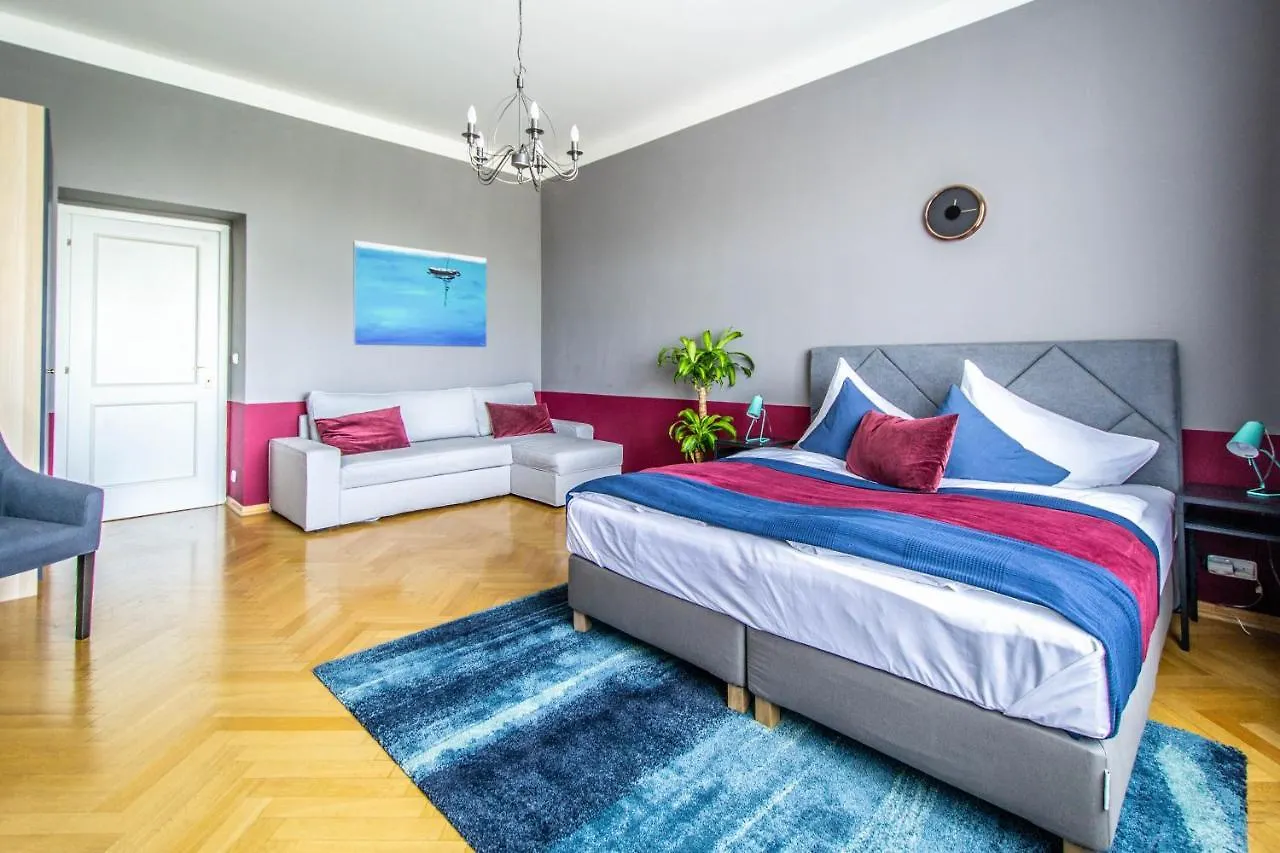 Garden ApartHotel Prag 2*,